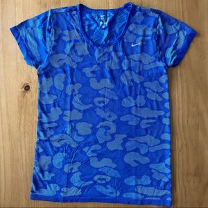 NIKE BLUE DRI FIT RUN FAST RUN FEARLESS SZ M